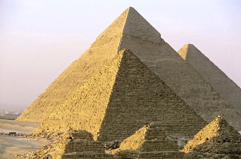 Les pyramides d'Égypte au cœur des théories sur leur construction