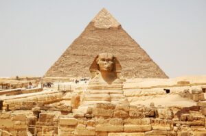Les pyramides d’Égypte : Enquête sur les théories qui refusent de mourir